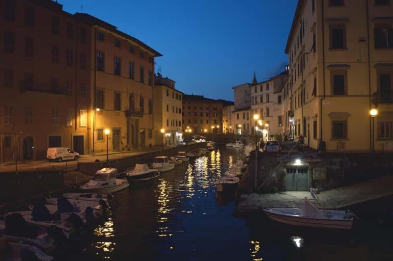 Secret Livorno: A Walking Journey Through History, Canals, and Legends - Starting at Piazza della Repubblica and the Leopoldo Monument