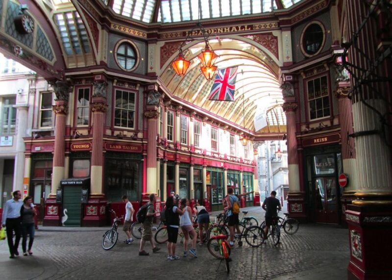 Secret London Tour by Bike - From the East End to the Financial Hub