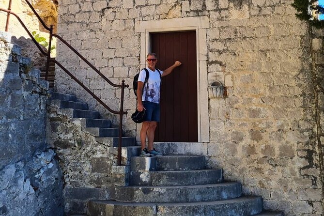 Secret Marjan Park Hiking Tour in Split - The Expertise and Approach of the Guides