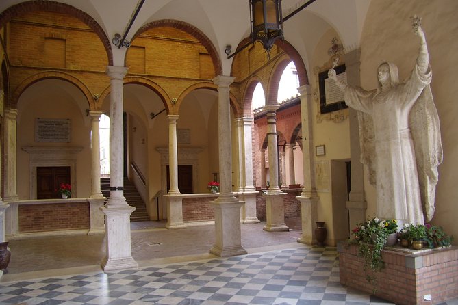 Secret Siena Walking Tour - The Guide: Roberta Marioni’s Engaging Approach