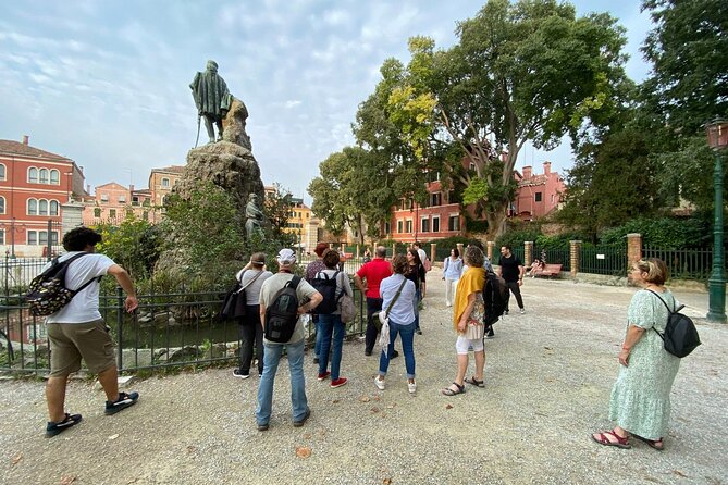 Secret Venice Guided Walking Tour - The Guide and Tour Logistics