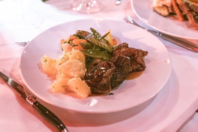 Secret Wonders Magic Dinner Show Ticket in Vienna - Experience the Enchantment of the Secret Wonders Magic Dinner Show in Vienna