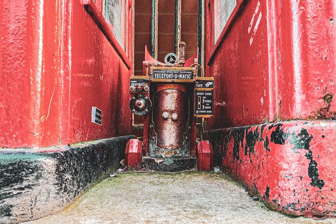 Secrets of Kings College Cambridge, Hawking, Darwin, Newton - Exploring the King’s Parade and Cambridge Traditions