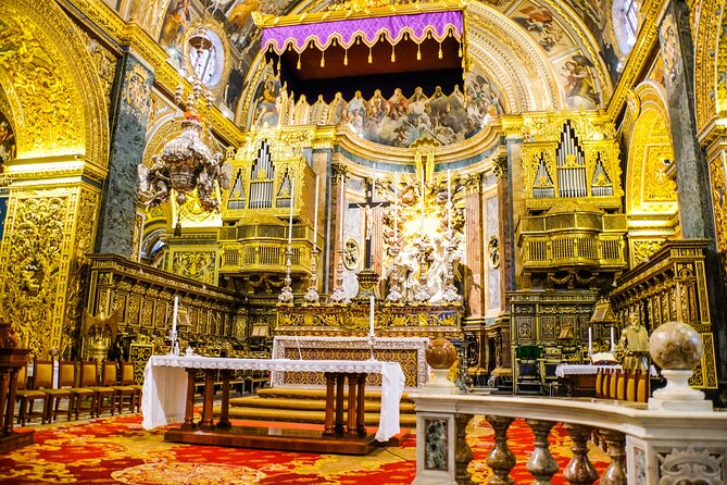 Secrets of St John's Co-Cathedral - Guided Tour - The Guide: Knowledgeable and Engaging