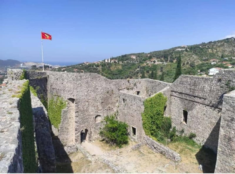 Secrets of the Old Town Bar - A Journey through Millennia - Reviewing the Experience: Strengths and Considerations