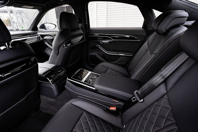 Sedan Transfer from Downtown Chicago to O'hare and Midway Airport - The One Positive Review Highlights Excellent Service