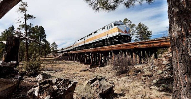 Sedona, AZ: Grand Canyon Guided Tour and Historic Railway - Riding the Historic Grand Canyon Railway