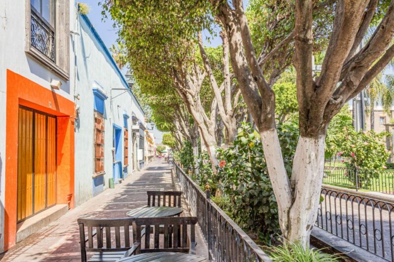 Sedona Day Trip: From Metro Phoenix / Scottsdale - Bell Rock and the Chapel of the Holy Cross Panoramic Views
