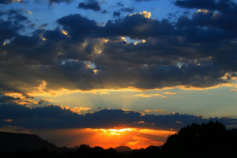 Sedona: PRIVATE 2-Hour Jeep Tour Lil' Rattler Trail - The Guides Expertise and Storytelling Style