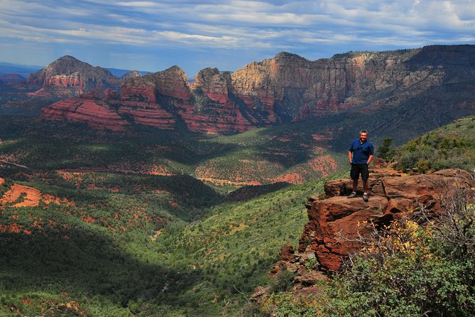 Sedona with Jerome and Montezuma Castle One-Day Van Tour - Expert Guides and Engaging Commentary