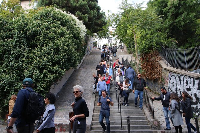 See 10+ Top Paris Sights, Fun Guide - Explore the Artistic Atmosphere at Café des Deux Moulins
