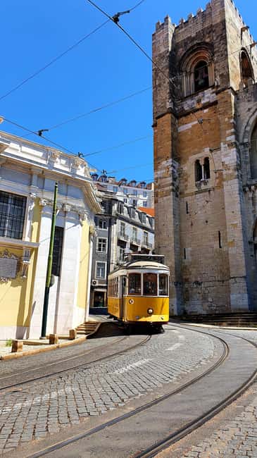 SEE MORE, FEEL MORE: Lisbon tuk-tuk Tour - Accessibility and Practical Considerations