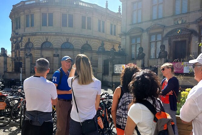 See Oxford's top sights in a small group with a local guide - See the Iconic Bridge and Oxford Traditions