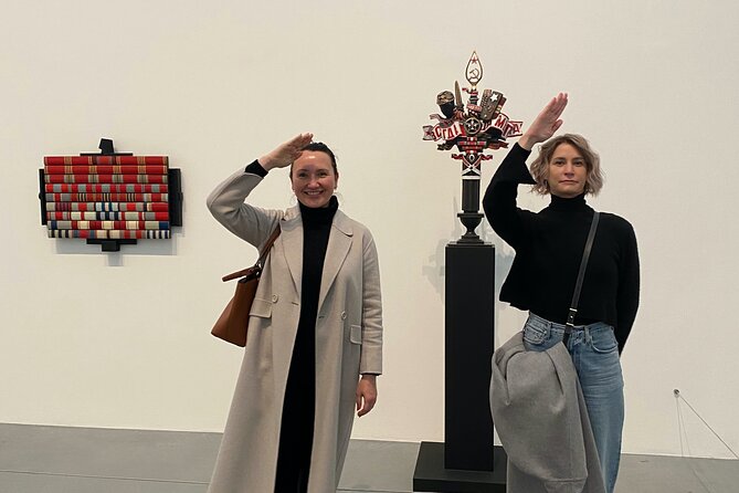 See Tate Modern with an Art Historian in London - The Benefits of a Small Group Experience