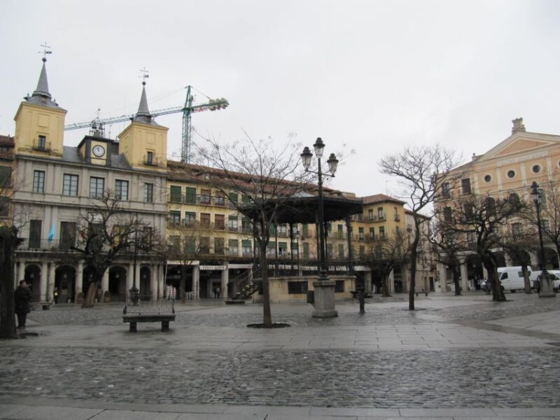 Segovia: 3-Hour Private Walking Tour - A Guide Who Combines Knowledge and Friendliness