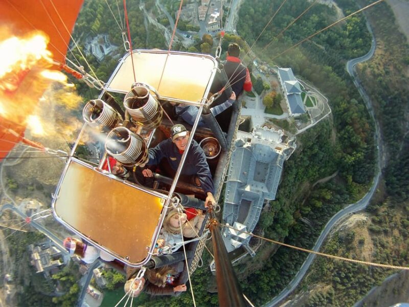 Segovia: Hot-Air Balloon Flight with Optional 3-Course Lunch - The Optional 3-Course Lunch: Delicious Segovian Flavors