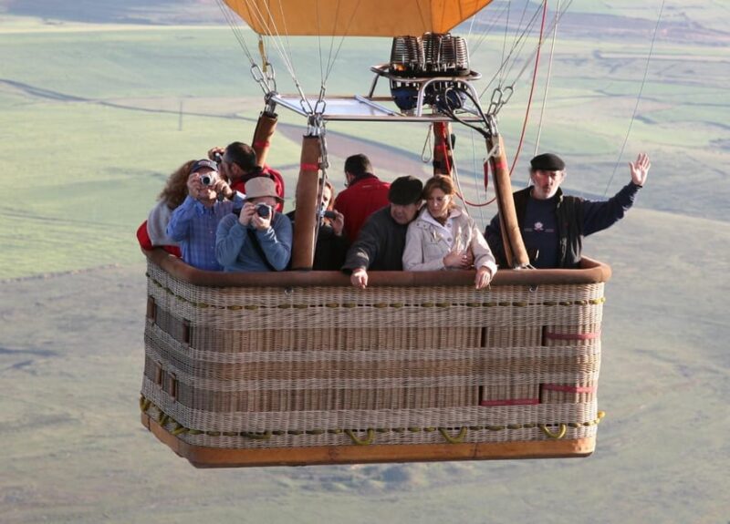 Segovia: Hot Air Balloon flight with Optional Transfer - Key Points