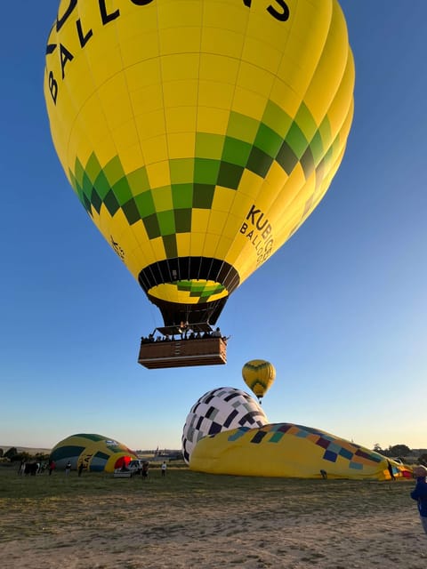 Segovia: Hot Air Balloon Flight with Picnic and Cava - Celebratory Picnic with Cava After Landing