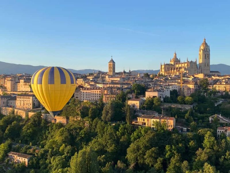 Segovia: Hot-air balloon ride with cava toast - Key Points