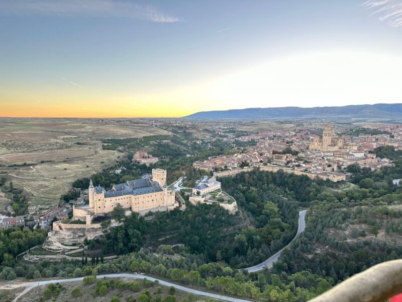 Segovia: Hot-air balloon ride with cava toast - The Magic of Watching Segovia from Above at Dawn