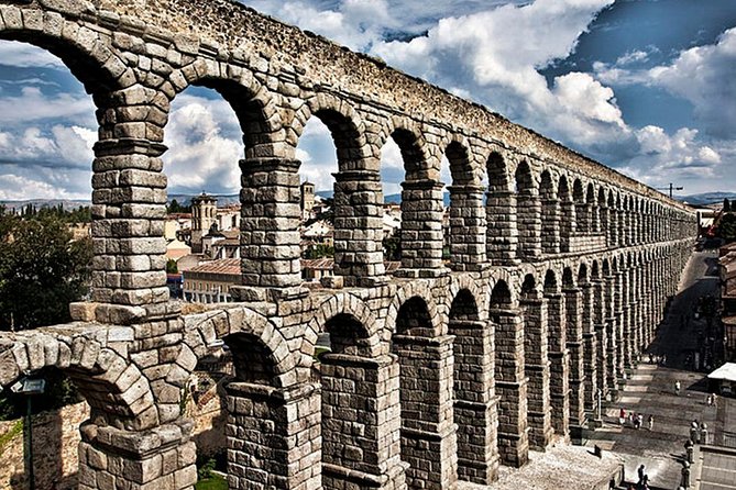 Segovia Private 5 hours Tour from Madrid with Hotel Pick up - Exploring Segovia’s UNESCO World Heritage sites