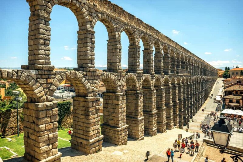 Segovia: Senior-Friendly Walking Tour with Private Guide - Visiting the Alcázar of Segovia: Inside or Outside