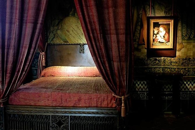 Segovia Tour with Guided Walking Tour Included - Visiting Segovia’s Gothic Cathedral in the Main Square