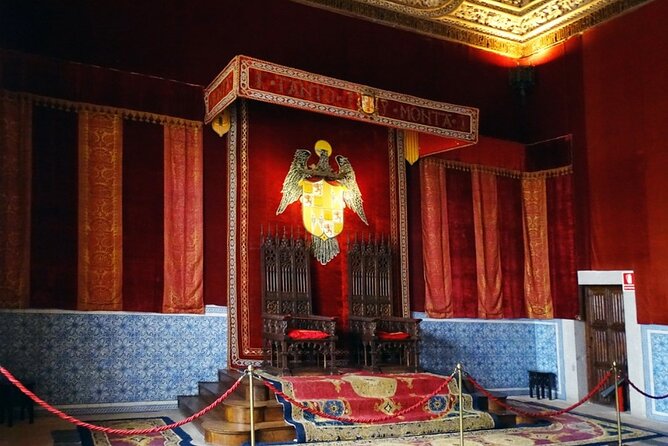 Segovia Tour with Guided Walking Tour Included - The Experience of the Guided Walking Tour