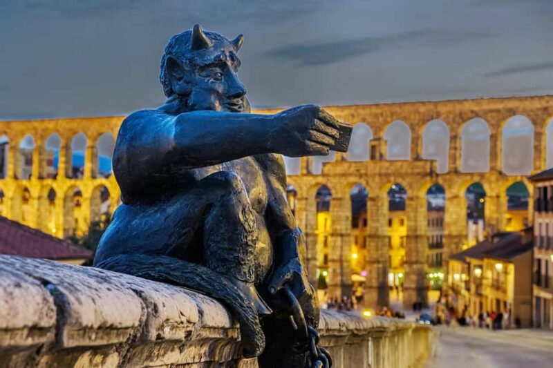Segovia's Legends and Mysteries Tour in Spanish - Key Points