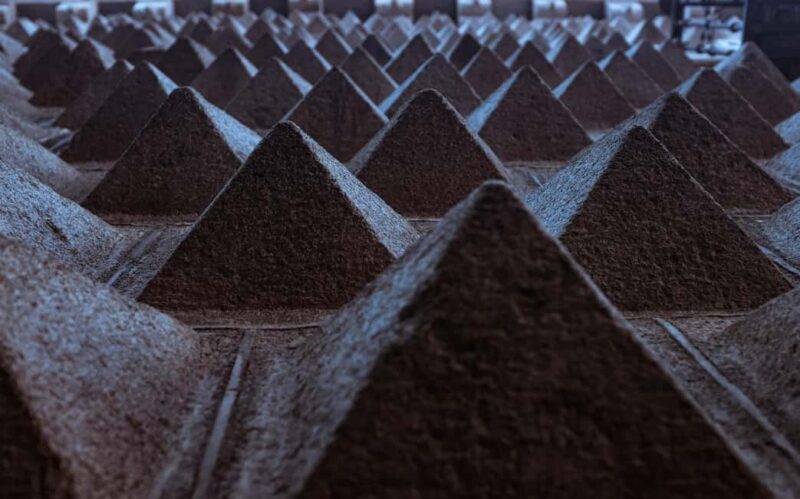 Segovia's Legends and Mysteries Tour in Spanish - The Final Stop: The Aqueduct and a Taste of Local Cuisine