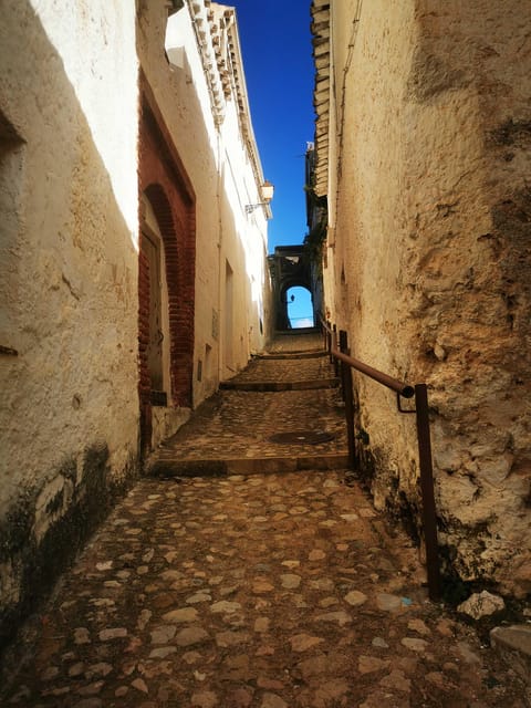 Segura de la Sierra: Highlights Walking Tour - Exploring Arab Baths and Medieval Streets