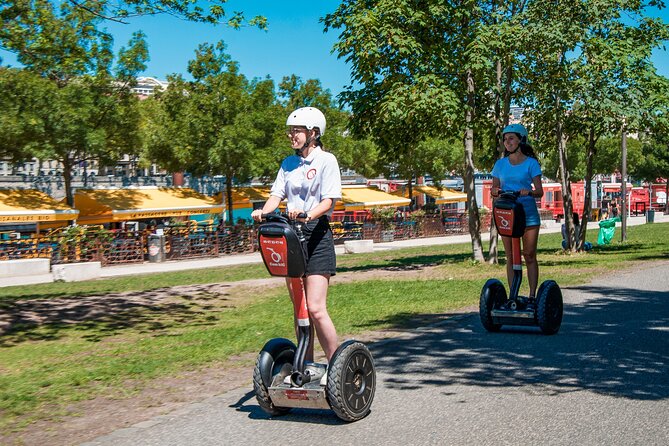 Segway Tour by ComhiC - 1h Lyon Essential - The Guides Style and Experience