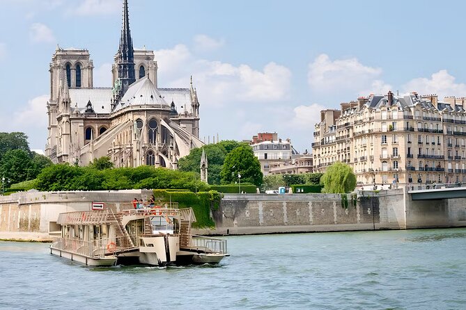 Seine River 1-Hour Sightseeing Cruise from the Eiffel Tower - A Review of Guest Feedback and Recommendations