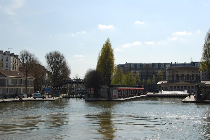 Seine River Cruise and Paris Canals Tour - The Guide and Commentary Quality