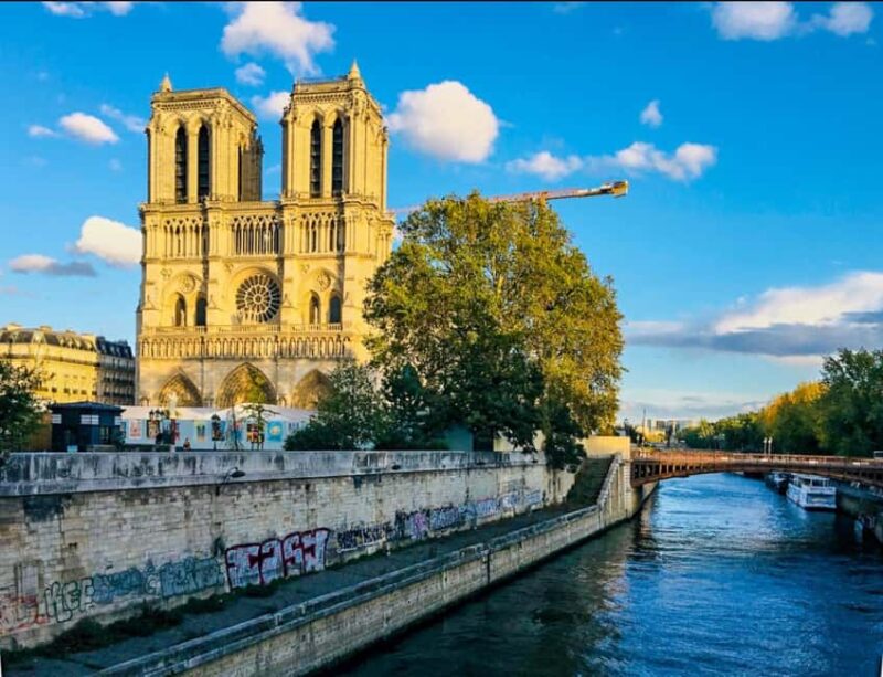 Seine River Cruise with Free Notre Dame Digital AudioGuide - Unbeatable View of Paris Landmarks from the Seine