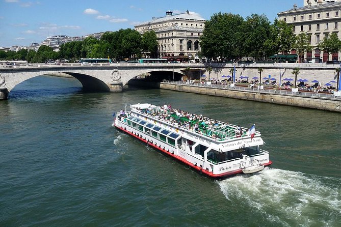 Seine River Sightseeing Guided Cruise by Vedettes du Pont Neuf - Live Commentary and Information in Multiple Languages