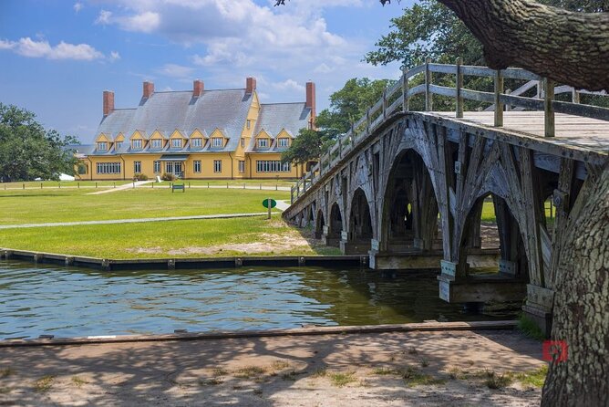 Self-Guided Audio Driving Tour in Outer Banks - Visiting Jennette’s Pier and Local Seafood Gems