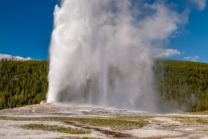 Self-Guided Audio Driving Tour in Yellowstone National Park - Discovering Yellowstone’s Iconic Features