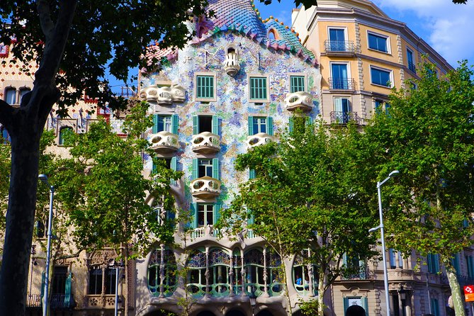 Self-Guided Audio Tour-The Surrealist Barcelona of Dalí and Gaudí - Practical Aspects: How to Use the App and Tour Logistics