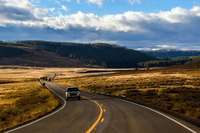 Self Guided Audio Walking Tour of Old Faithful Geyser Basin - Download-Your-Own Self-Guided Tour of Yellowstones Old Faithful Basin