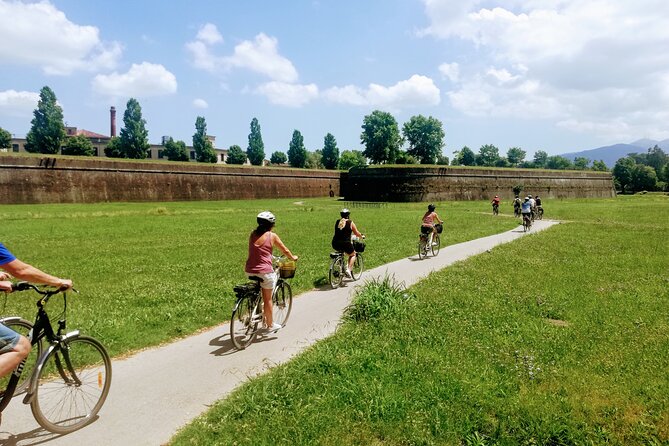 Self-guided Bike Tour from Lucca to Pisa - Key Points