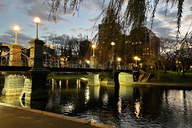 Self-Guided Boston Christmas Tour - Starting Point at 60 School St and Ending at the Alexander Hamilton Statue