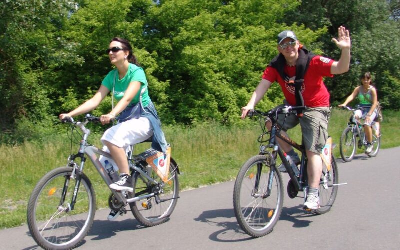 Self-Guided City Bike Tours - Ride in Comfort with a Choice of Bikes