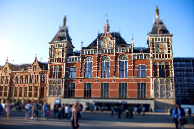 Self-guided city walking tour in Amsterdam - Final Stops at Leidseplein, Vondelpark, and Rijksmuseum
