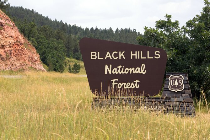 Self Guided Driving Audio Tour of Northern Parks Bundle - Discovering the Black Hills and Mount Rushmore on Day 2