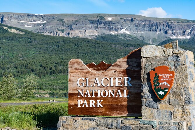 Self Guided Driving Audio Tour of Northern Parks Bundle - Day 3 Highlights: Badlands National Park and Glacier National Park