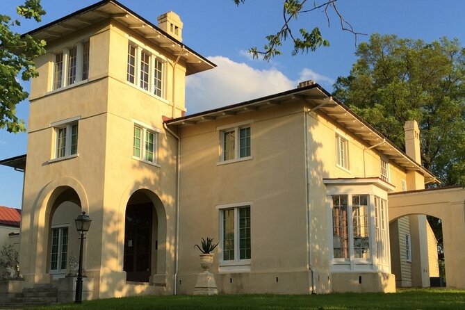 Self-Guided Greensboro Scavenger Hunt: Greensboro's Greatest! - Playing at Your Own Pace: Customizing the Adventure