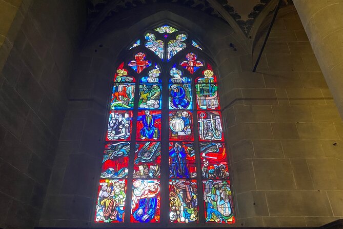 Self-Guided Reading City Tour in Bern - Medieval Military Legacy at Vennerbrunnen