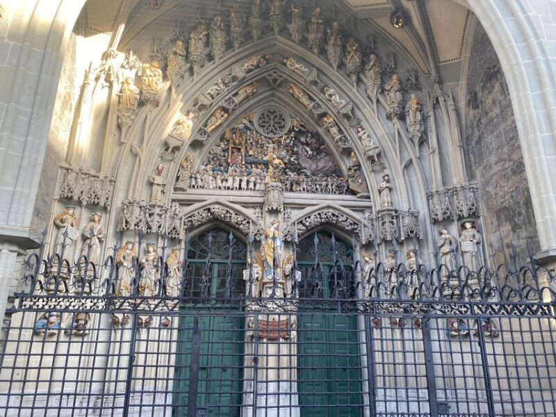 Self-Guided Reading City Tour in Bern - Exploring Historic Churches and Religious Buildings