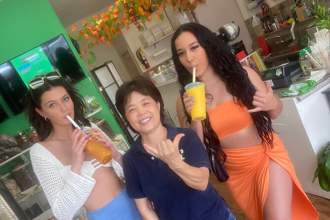 Self-Guided Scavenger Food Hunt with Courtesy Snacks & Freebies - Transportation Options for Exploring Honolulu